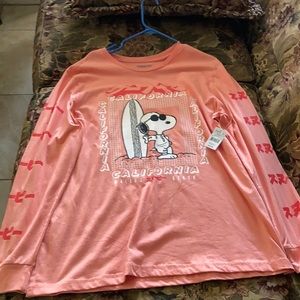 COPY - Long sleeve peanuts graphic T